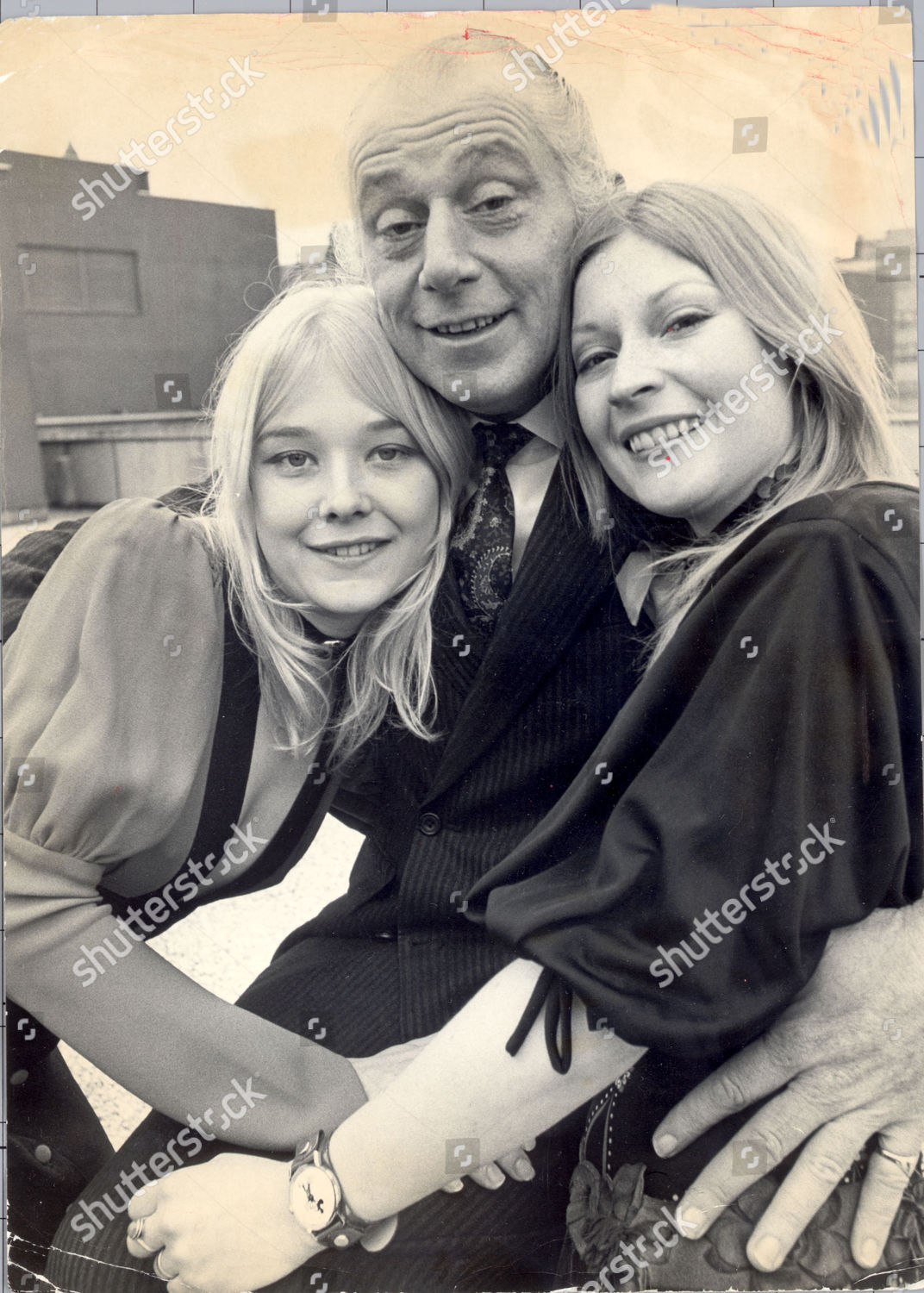 Natasha Pyne. With her sit-com co-stars. Natasha Pyne. With her sit-com co-stars.
